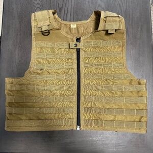 new Men’s bulletproof Coyote Brown vest Size L‎ Made In USA